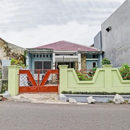 Oyo 90729 Sekar Guest House Jembel 外观 照片